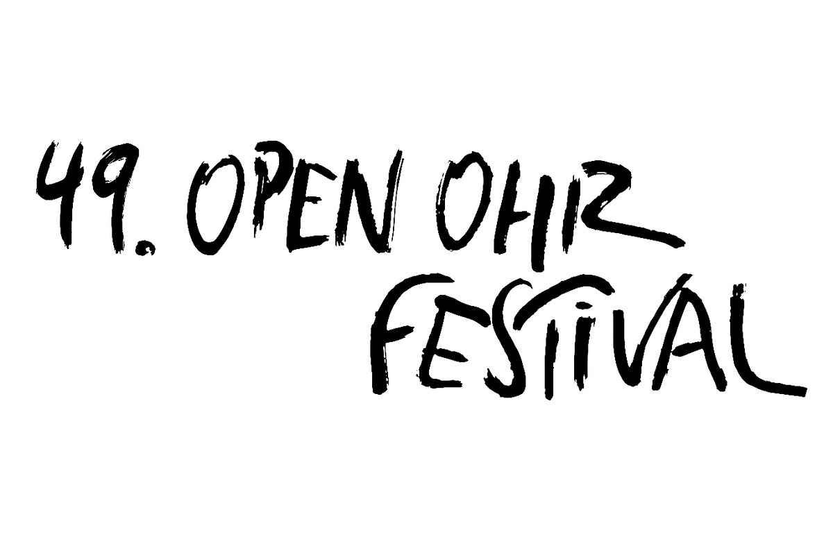 Ein schwarzer dynamischer Schriftzug: 49. Open Ohr Festival